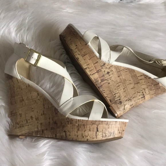 Express white Wedges - Picture 6 of 8